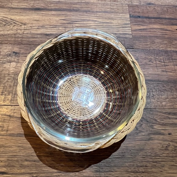 Vintage Casserole Dish - Picture 4 of 10